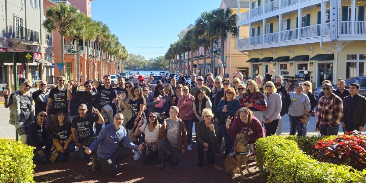 Large group at a ClueRally clue rally scavenger hunt team building event in Orlando Florida